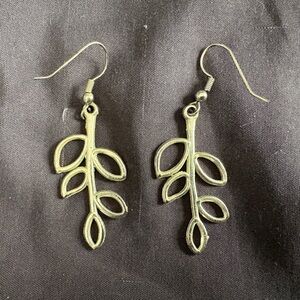 Elegant Leaf Drop Earrings
